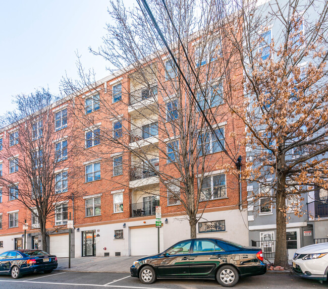 113 Madison St in Hoboken, NJ - Foto de edificio - Building Photo