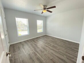 6873 Clark St in Hudson, FL - Building Photo - Building Photo