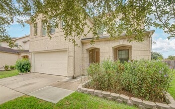 8542 Village Rose Ln in Houston, TX - Foto de edificio - Building Photo