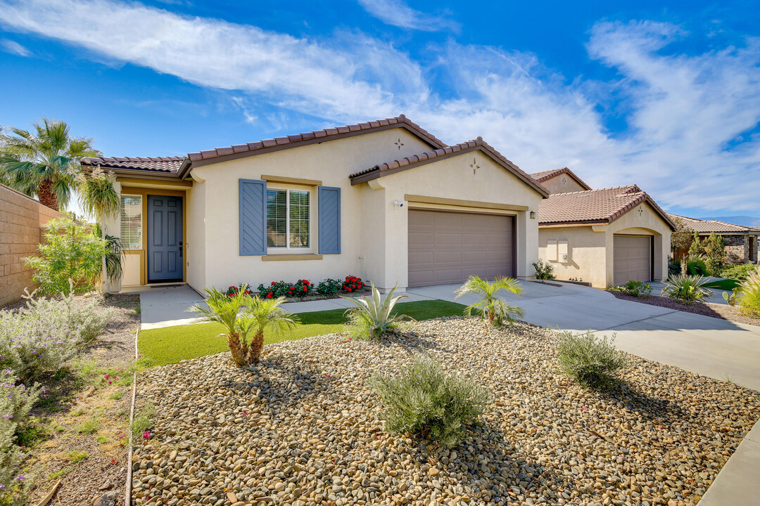 84241 Azzura Way in Indio, CA - Building Photo