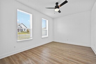 115 Bamboo Dr in Buda, TX - Building Photo - Building Photo