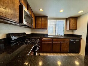 5070 Kester in Sherman Oaks, CA - Building Photo - Building Photo