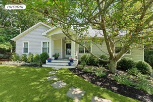 29 Beechwood Dr in Southampton, NY - Building Photo