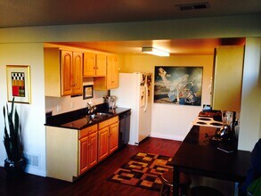 11905 W 17th Ave, Unit 1st Floor in Lakewood, CO - Building Photo - Building Photo