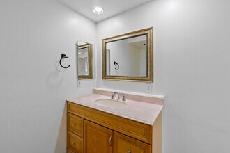 217 E 20th St in Costa Mesa, CA - Building Photo - Building Photo