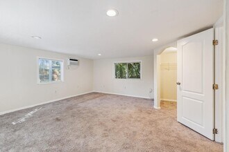 38341 Palm Grove Dr in Zephyrhills, FL - Building Photo - Building Photo