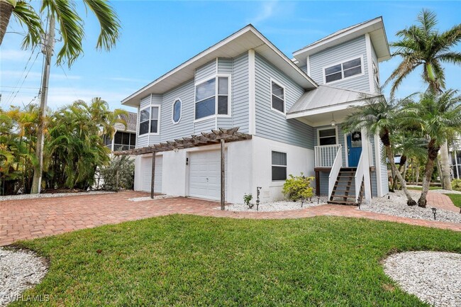 1283 Rainbow Ct in Naples, FL - Foto de edificio - Building Photo