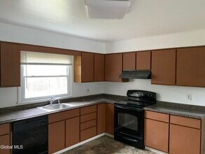 11-21-21 Ashdown Rd in Burnt Hills, NY - Building Photo - Building Photo