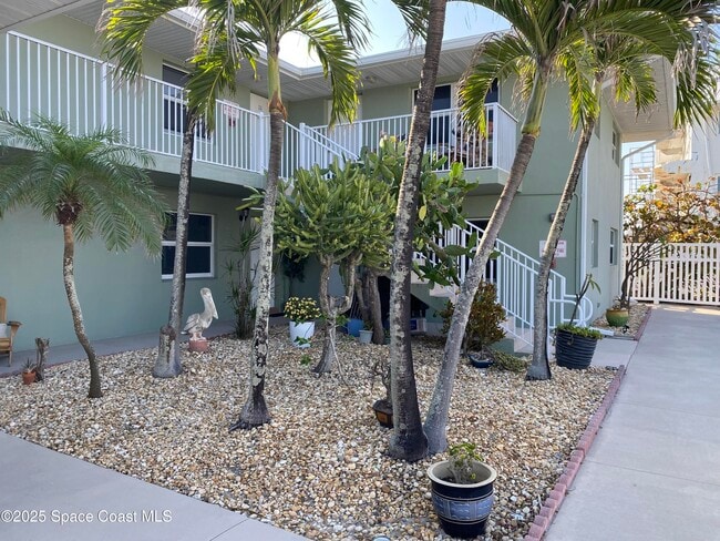 1369 Jimmy Buffett Mem Hwy in Satellite Beach, FL - Building Photo - Building Photo