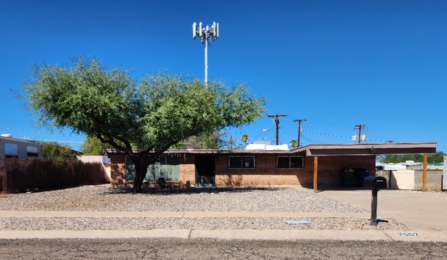 property at 2502 S Calle Yucatan