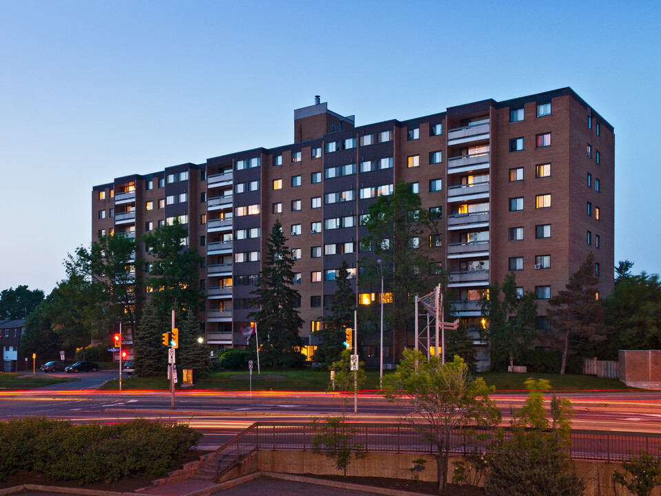 Sandstone - Accora Village in Ottawa, ON - Building Photo