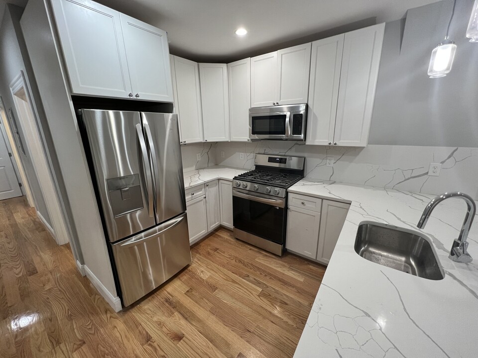 15 Harold St, Unit 1 in Somerville, MA - Building Photo