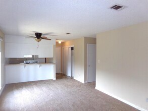 1375 Bakalane Ct in Pensacola, FL - Building Photo - Building Photo