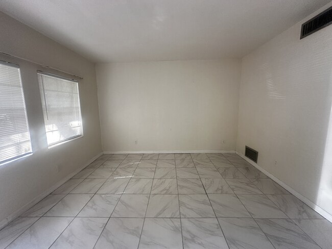 1315 E Silver Springs Blvd in Ocala, FL - Building Photo - Building Photo