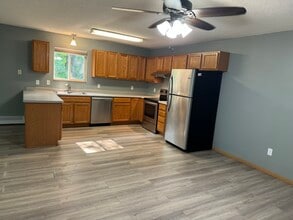431 Central AVE W, Unit 207 in Mora, MN - Building Photo - Building Photo