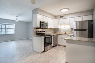 Bradenton Palms in Bradenton, FL - Foto de edificio - Interior Photo