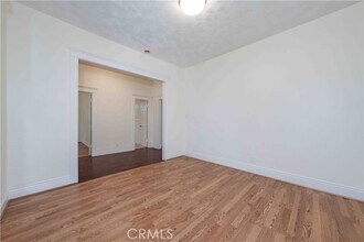 123 S Olive St in Anaheim, CA - Building Photo - Building Photo