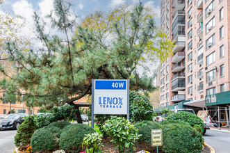 Lenox Terrace IV in New York, NY - Foto de edificio - Building Photo