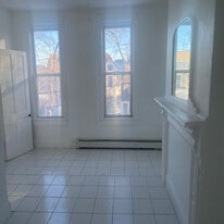121 Highland Ave, Unit 2 in Jersey City, NJ - Building Photo