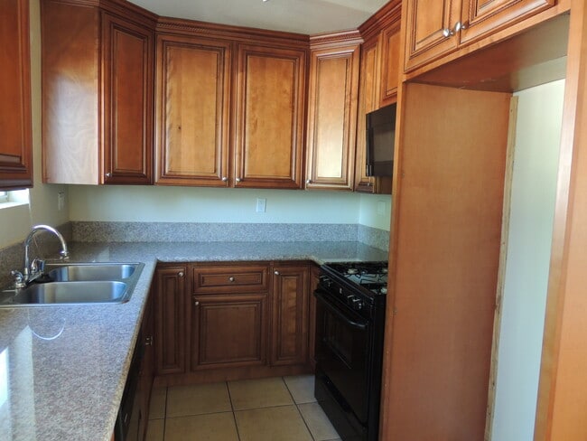 Chateau Whitsett Apartments