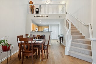 12000 Market St, Unit 445 in Reston, VA - Foto de edificio - Building Photo