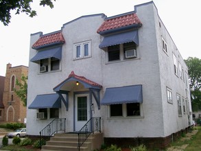 4101 Cedar Ave S in Minneapolis, MN - Building Photo - Building Photo