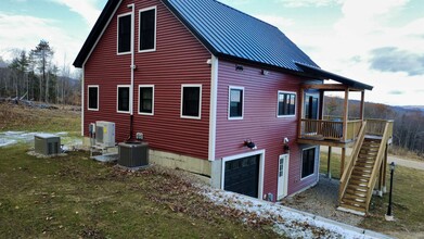 49 Neal Hill Rd in Tuftonboro, NH - Building Photo - Building Photo