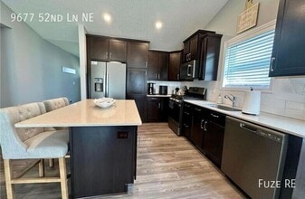 9677 52nd Ln NE in Saint Michael, MN - Foto de edificio - Building Photo