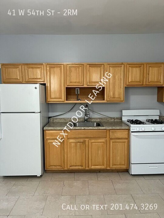 41 W 54th St in Bayonne, NJ - Building Photo