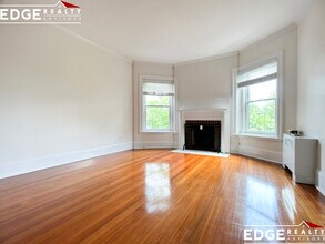 37 Carlton St in Brookline, MA - Building Photo - Building Photo