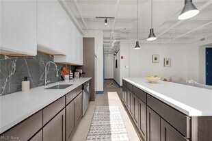 14650 Detroit Ave in Lakewood, OH - Building Photo