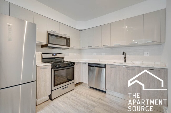 7620 N Sheridan Rd, Unit 1F in Chicago, IL - Building Photo - Building Photo