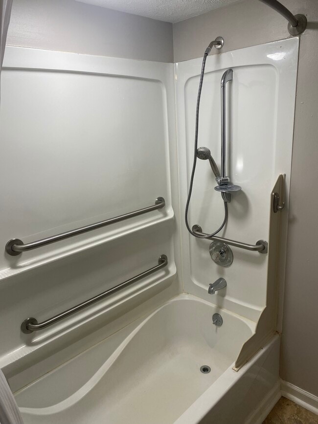 510 Cedar St in Springfield, NE - Building Photo - Building Photo