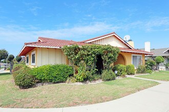 16731 Tunstall Ln in Huntington Beach, CA - Building Photo - Building Photo