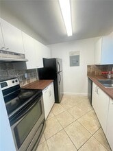 2150 SW 16th Ave, Unit 406 in Miami, FL - Foto de edificio - Building Photo