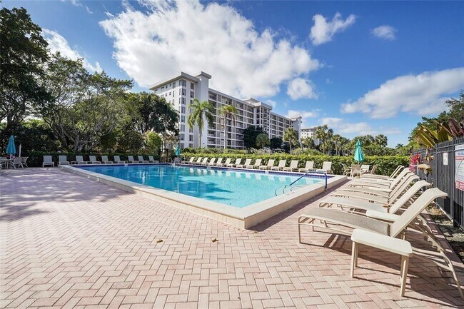 property at 2601 S Palm Aire Dr
