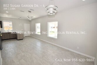802 Sugar Gdn Dr, Unit 4 in Pharr, TX - Building Photo - Building Photo