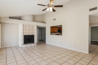 7127 W Morrow Dr in Glendale, AZ - Foto de edificio - Building Photo