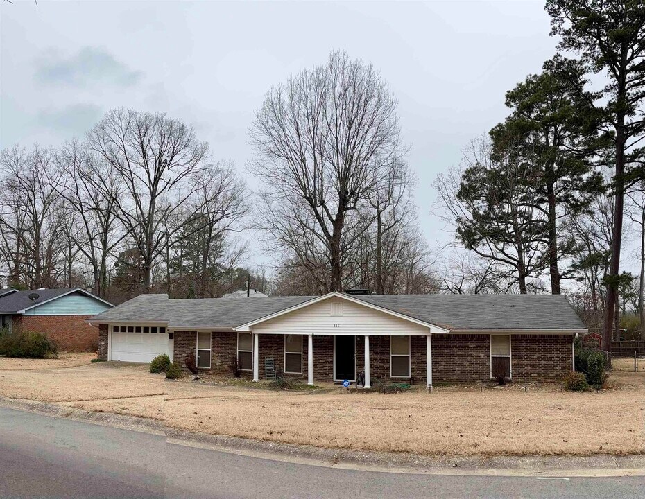 816 Teresa Dr in Benton, AR - Building Photo