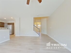 240 Chesterbrook Ln in Lexington, SC - Foto de edificio - Building Photo