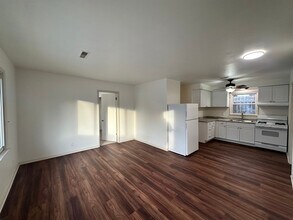 223-223 S Rosemary Ave in Lansing, MI - Foto de edificio - Building Photo