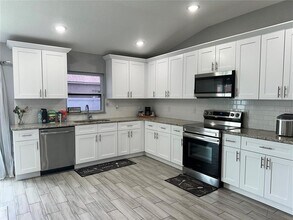 943 Derbyshire Dr in Kissimmee, FL - Building Photo - Building Photo