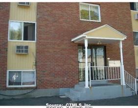 18 Farmington Ave in New Britain, CT - Building Photo - Building Photo