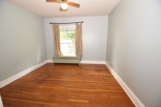 104 Courtland St in Dowagiac, MI - Building Photo - Building Photo