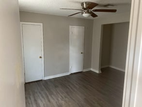 719 San Antonio St in Pleasanton, TX - Building Photo - Building Photo