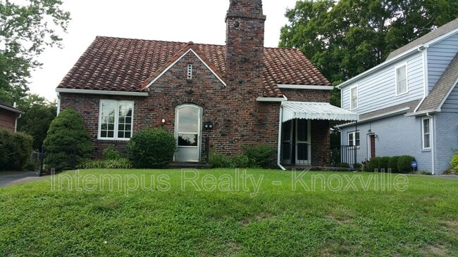 property at 2103 Fairmont Blvd