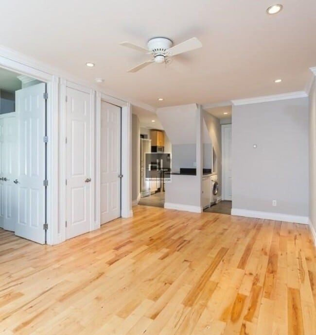 AVENUE B in New York, NY - Building Photo - Building Photo