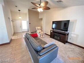 9436 Quail Ridge Dr in Las Vegas, NV - Building Photo - Building Photo