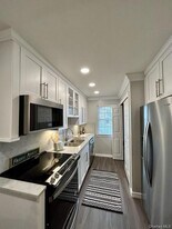 197 Cassa Loop in Holtsville, NY - Building Photo