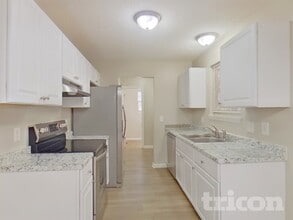 104 Kells Dr in Hopkins, SC - Building Photo - Building Photo